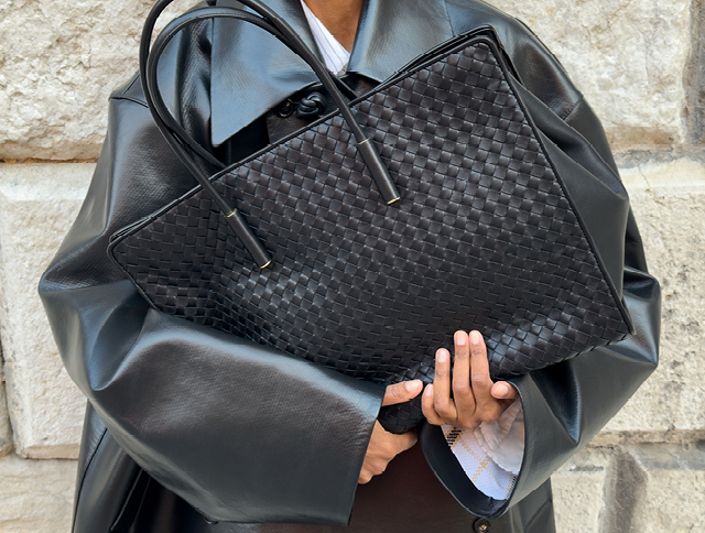 Kering.com - Maison バレンシアガ | Kering